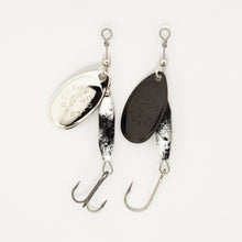 Load image into Gallery viewer, Spinner • Black Molly • #3
